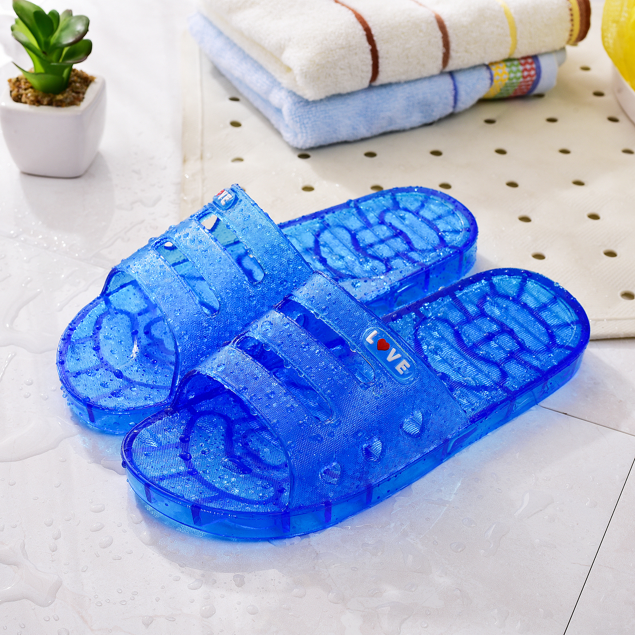 水晶拖鞋（图ZMTY2OTUyMTIw） - 产品摄影 - 站酷设计师潮阳摄影原创素材 - 站酷ZCOOL