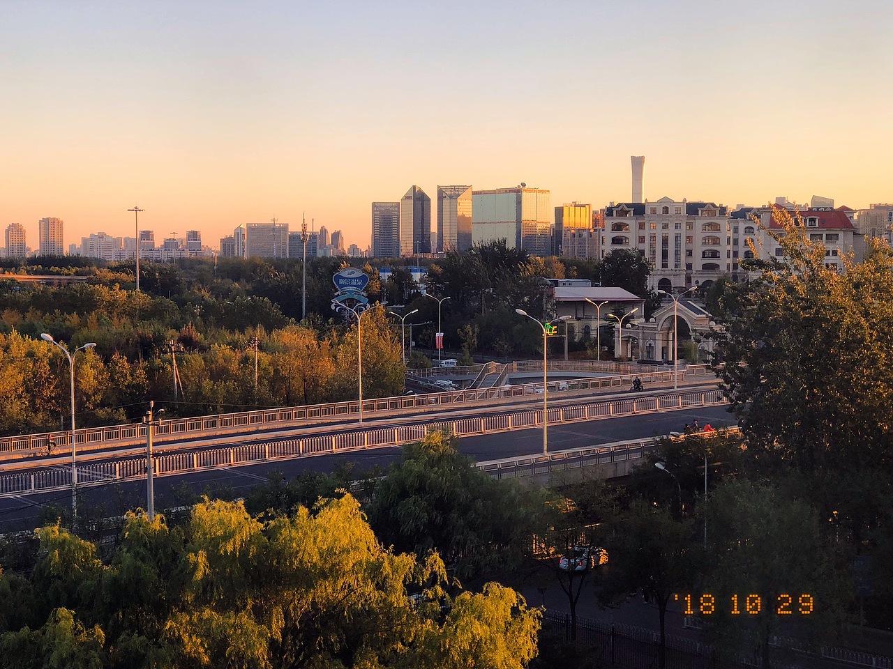 手机摄影（图ZMTM4MzEwOTA0） - 人文/纪实摄影 - 站酷设计师A_jerk原创素材 - 站酷ZCOOL