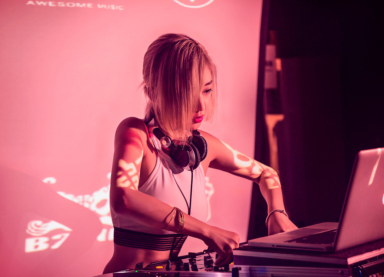 如果我是DJ（图ZMTk1Mjg2ODI0） - 人像摄影 - 站酷设计师摄影师因果律原创素材 - 站酷ZCOOL