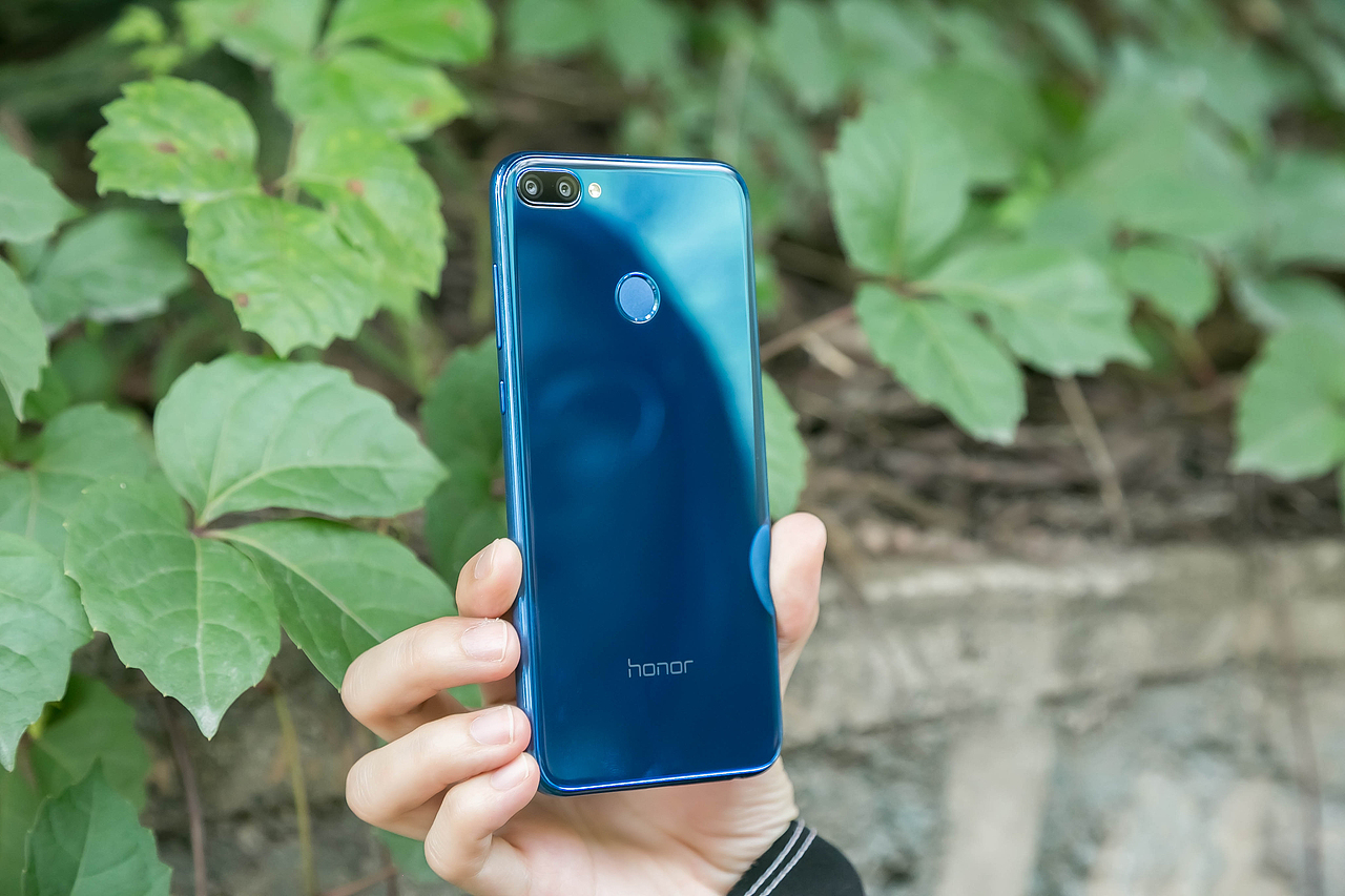 荣耀9i 户外人物体验摄影