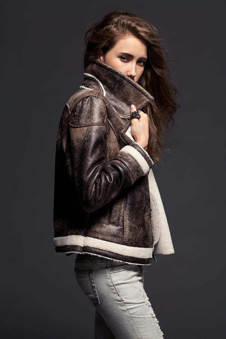 穿冬装的女人（图ZNjM1MjgxMTI=） - 人像摄影 - 站酷设计师观界视觉原创素材 - 站酷ZCOOL