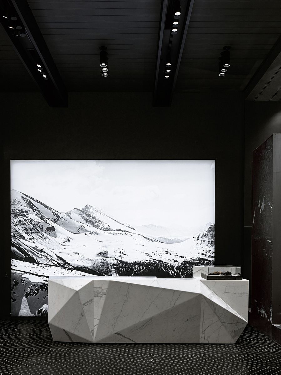 服装店设计案例鉴赏——成都专业服装店箱包店装修设计（图ZMzA0MzEyMzA0） - 商业空间设计 - 站酷设计师成都有木设计原创素材 - 站酷ZCOOL