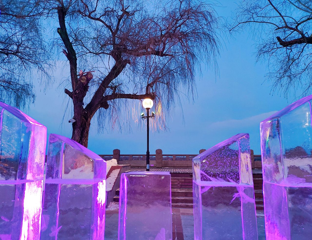 《流光溢彩》-手机摄影