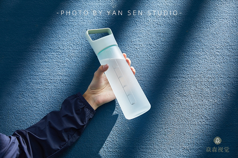 商业摄影—户外运动水杯｜模拍图（图ZMzU1NjAzNzUy） - 产品摄影 - 站酷设计师焱森视觉原创素材 - 站酷ZCOOL