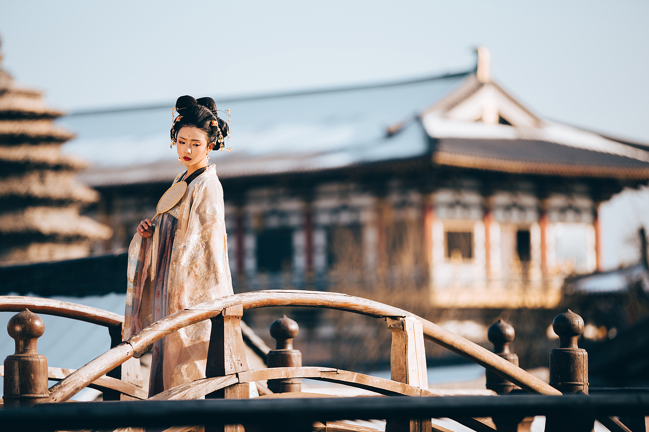 生于帝王家，困于城府中（图ZMTA0OTk2NTgw） - 人像摄影 - 站酷设计师小白_BYF原创素材 - 站酷ZCOOL