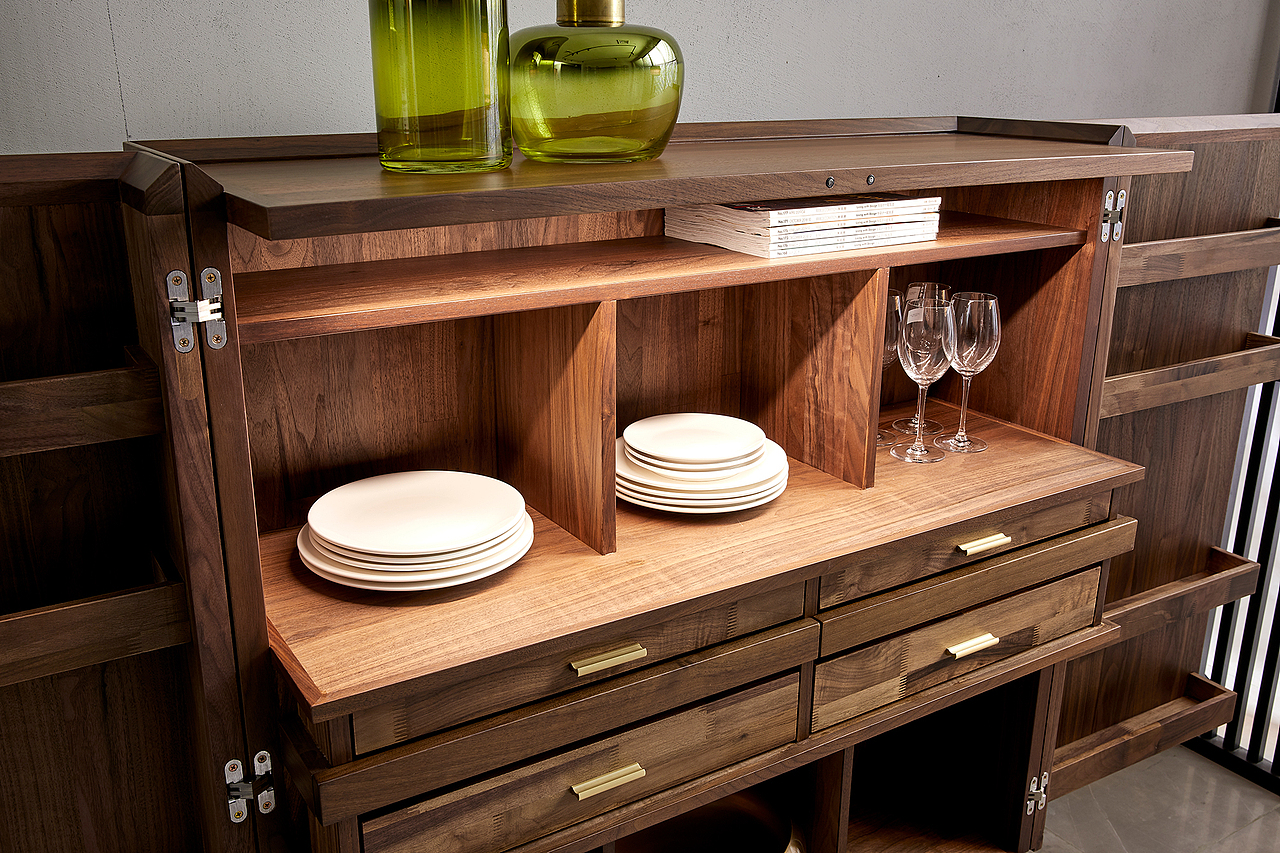 黑胡桃木酒柜设计