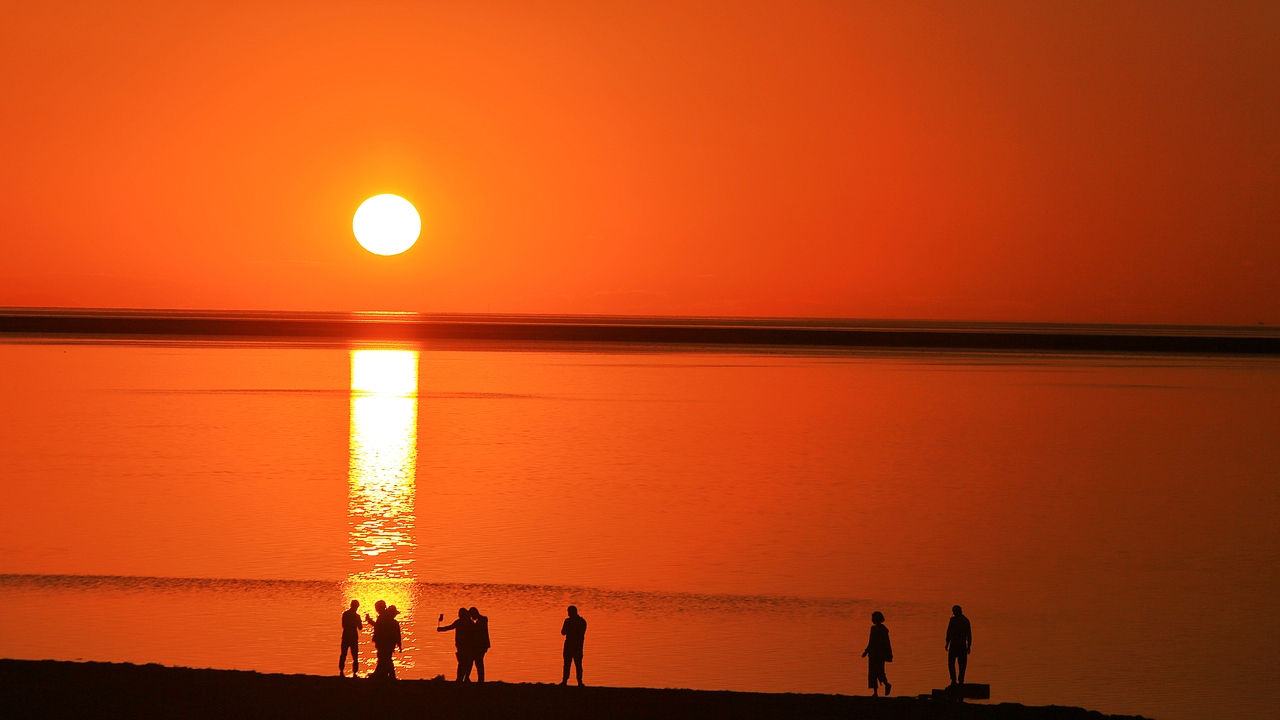 日落-青海湖（图ZMjk2MDg4NDQw） - 风光摄影 - 站酷设计师飞哥而已原创素材 - 站酷ZCOOL