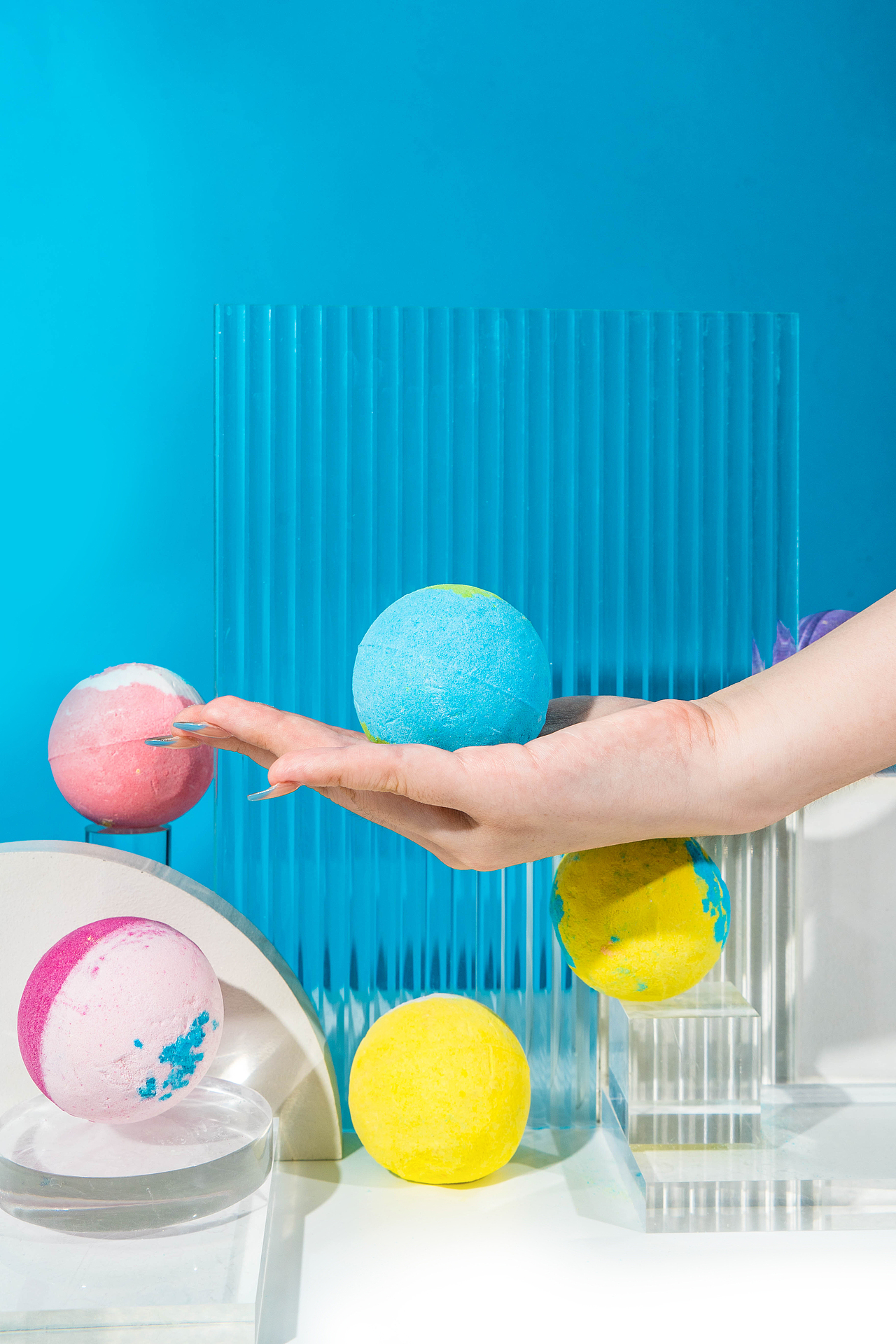 五彩缤纷#浴球静物产品摄影（图ZMjY0NDYzMjg4） - 产品摄影 - 站酷设计师UNDERJAN江下原创素材 - 站酷ZCOOL
