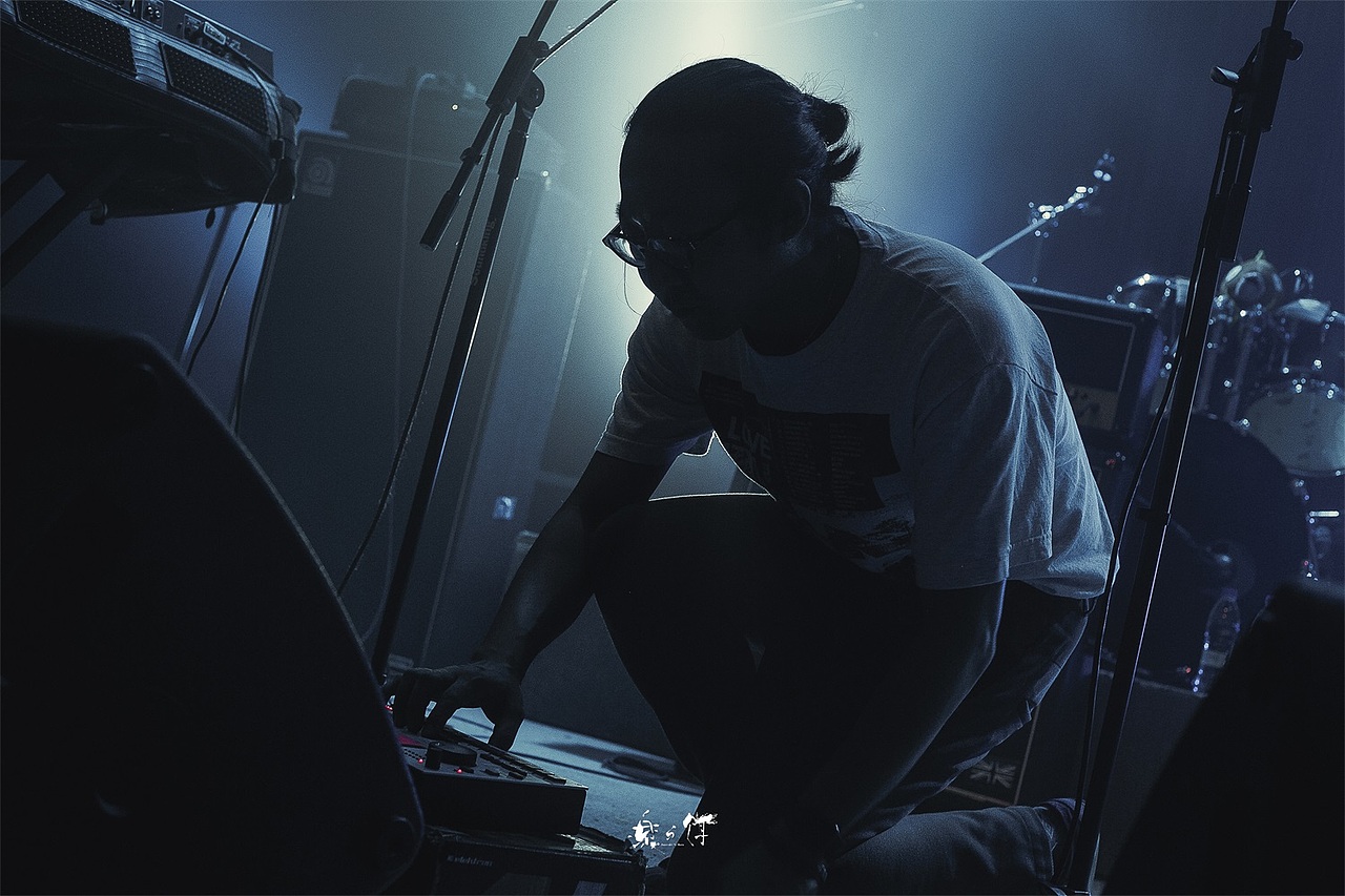 2018年 - 现场音乐LIVE演出 记录回顾（图ZMTQzMTUxMjgw） - 人像摄影 - 站酷设计师乐与饵原创素材 - 站酷ZCOOL