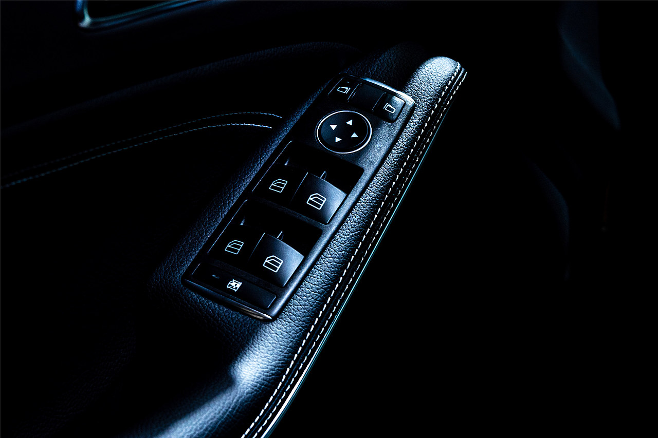 重庆车展（图ZMTM3NzQwODA0） - 产品摄影 - 站酷设计师摄影师陈沫原创素材 - 站酷ZCOOL