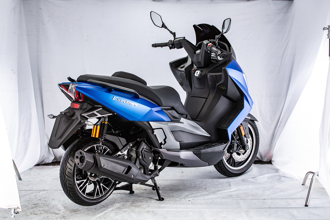 台荣tr300t 国产300大踏板摩托拍摄