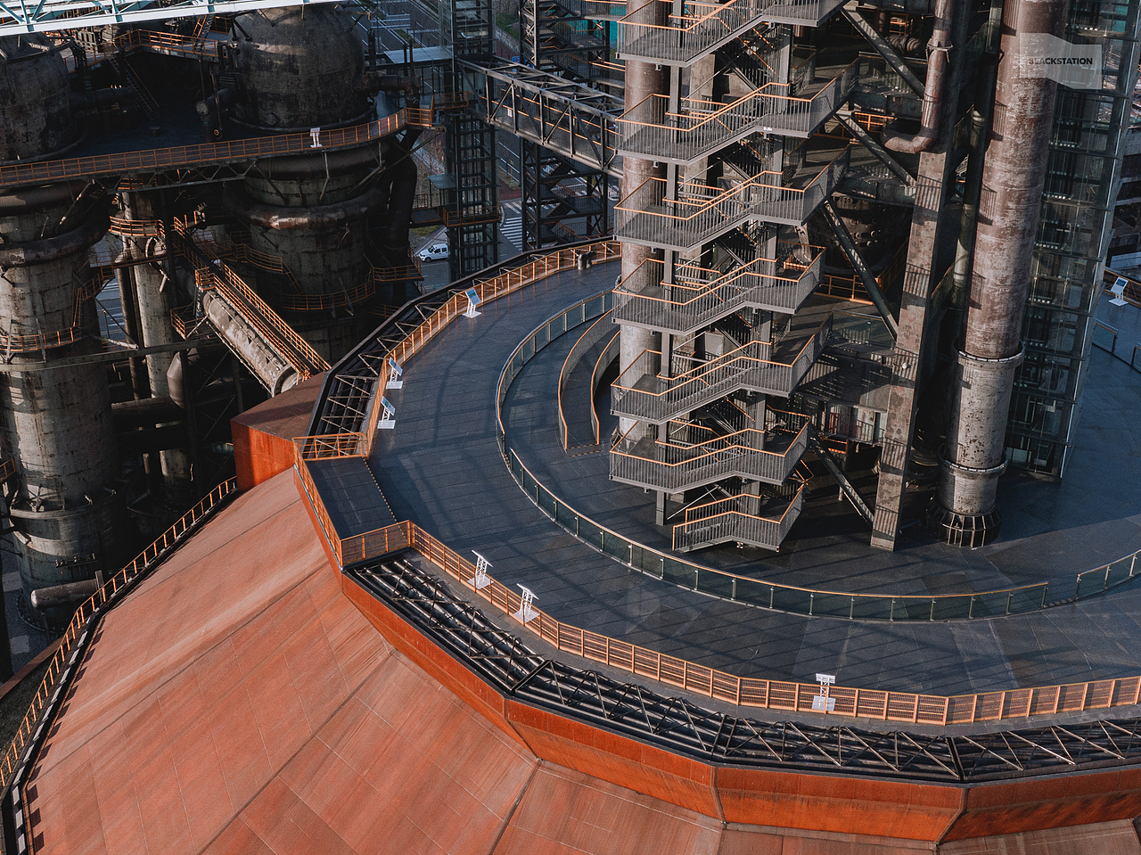 钢铁复兴 / 北京首钢园影像之三号高炉