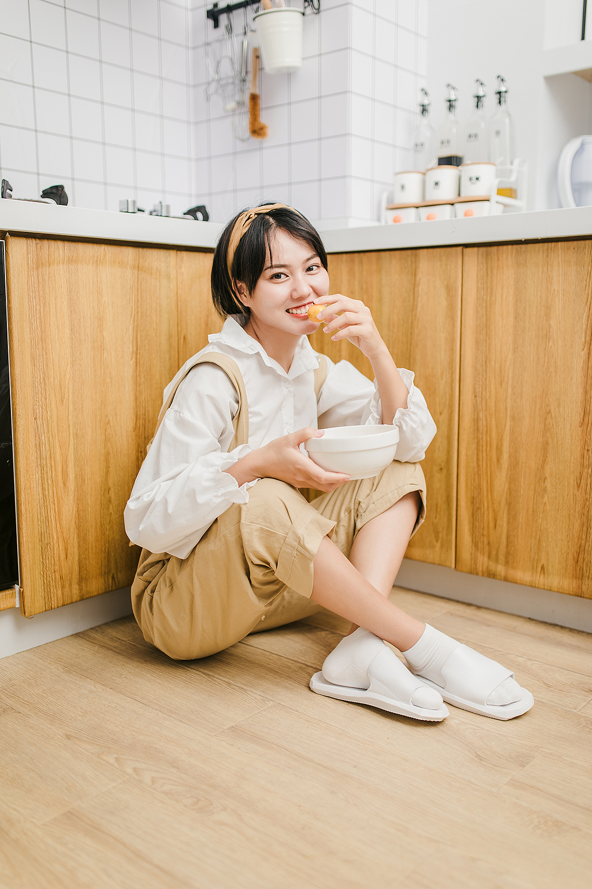 廚房里的少女時(shí)光～?（圖ZMTc3ODcxMjQ4） - 人像攝影 - 站酷設(shè)計(jì)師DALING靈原創(chuàng)素材 - 站酷ZCOOL