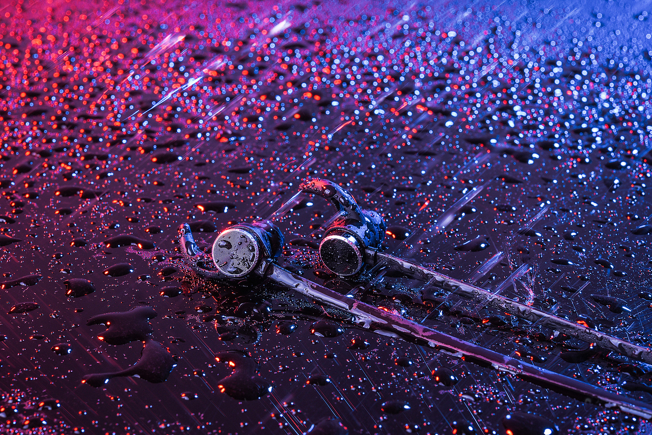 运动蓝牙耳机（图ZMTU3NTIxMjky） - 产品摄影 - 站酷设计师无_言原创素材 - 站酷ZCOOL