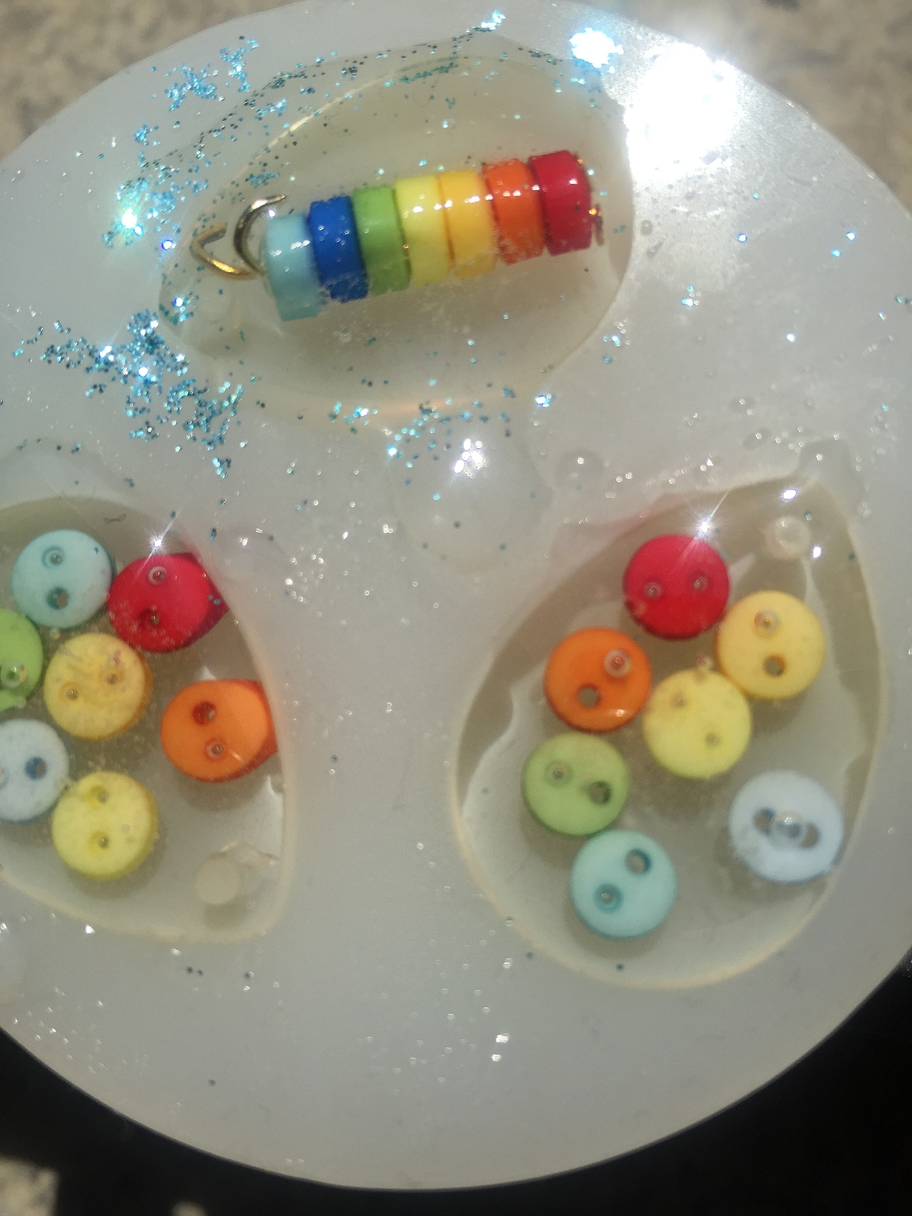 创意纽扣饰品设计（项链，耳钉，耳坠，胸针）