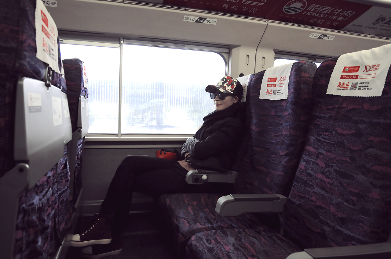 摄影跟拍|有个摄影师的朋友，你就是明星（图ZMTA4NzEwNzM2） - 人像摄影 - 站酷设计师刘燕子家庭摄影原创素材 - 站酷ZCOOL