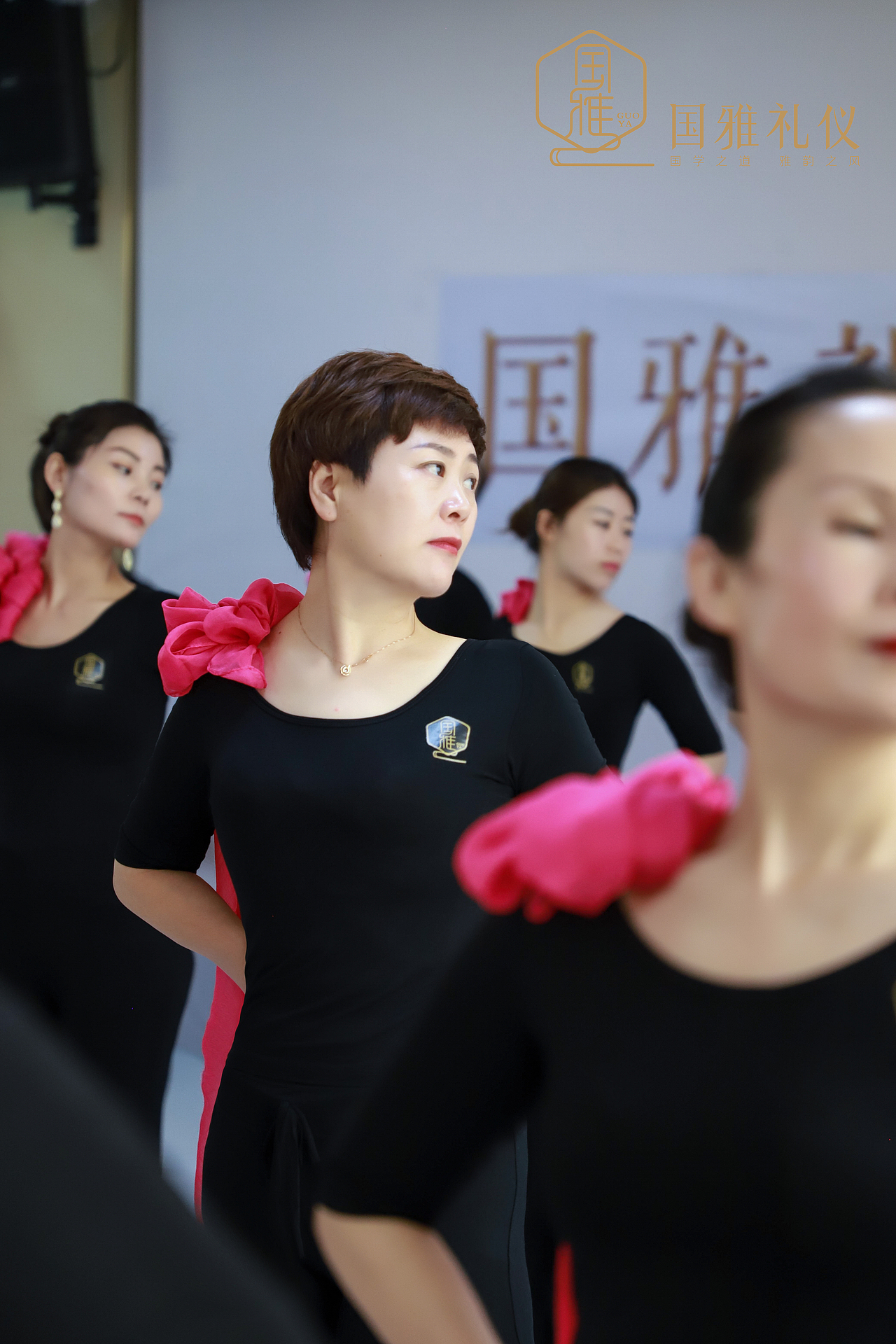 国雅礼仪27号+企业培训（图ZMjQyMzg2OTky） - 人像摄影 - 站酷设计师国雅礼仪原创素材 - 站酷ZCOOL