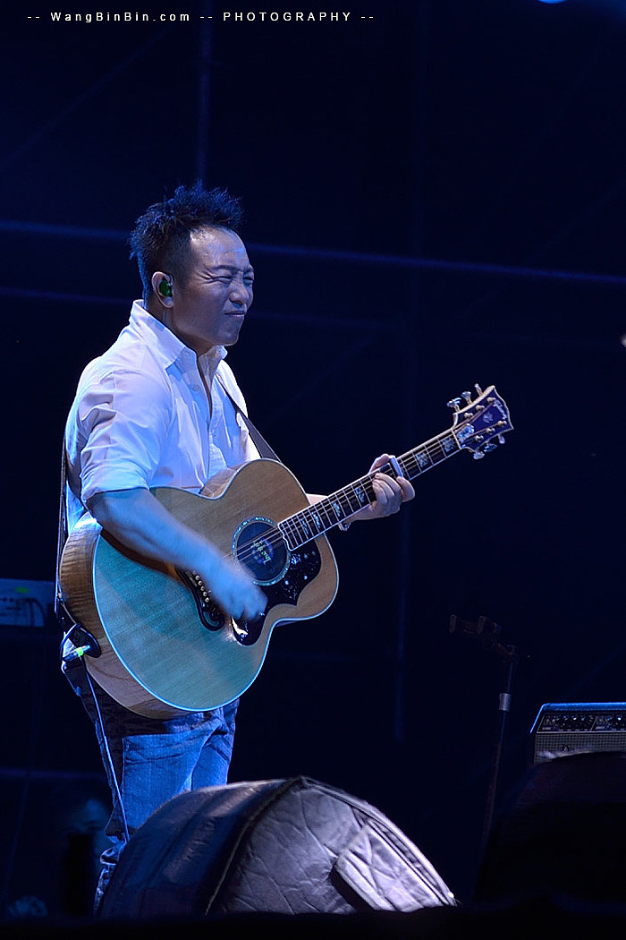 2015优放音乐节——许巍（图ZMjc2NzY2NzY=） - 人文/纪实摄影 - 站酷设计师binbin5s原创素材 - 站酷ZCOOL