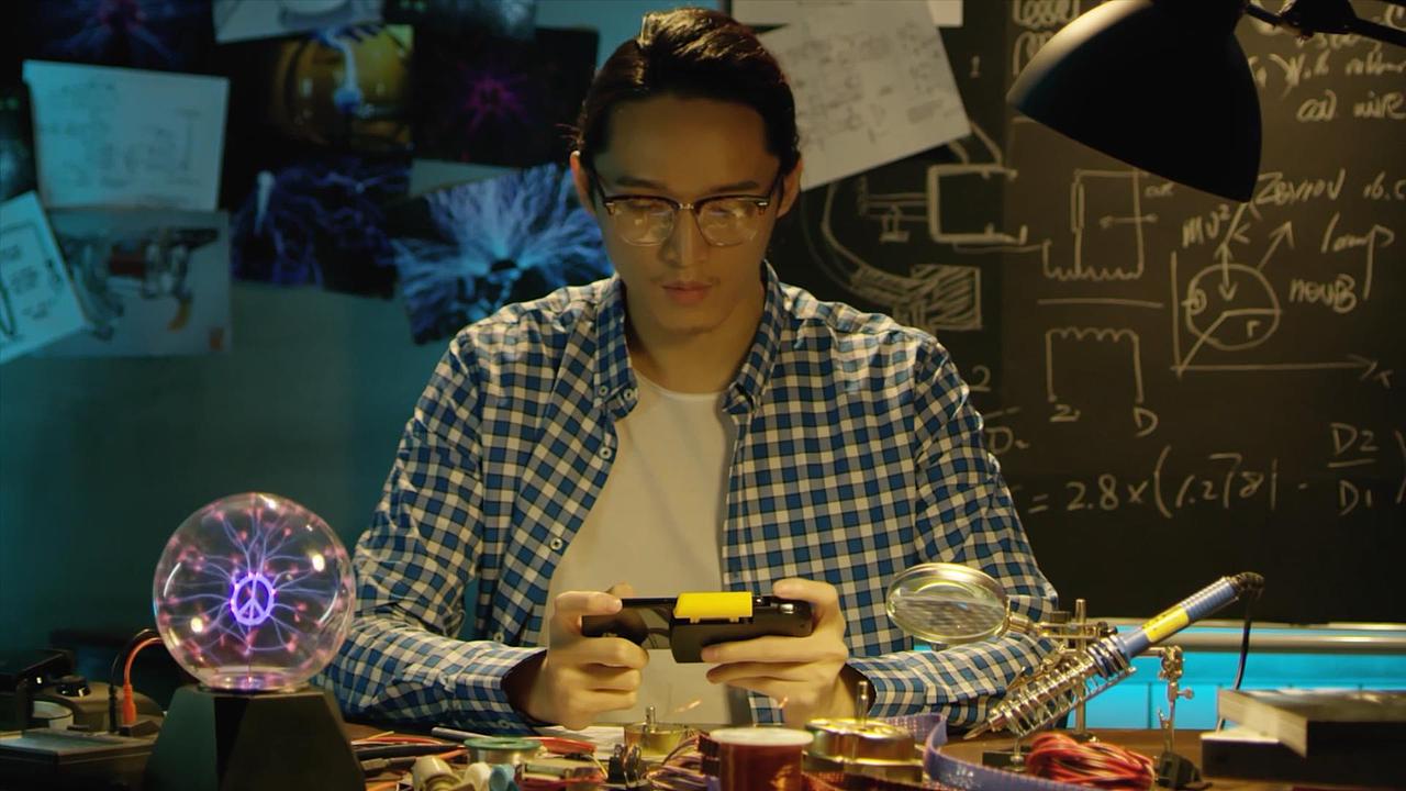 飞智黄蜂主图宣传片（图ZMjkxNzYwMDI0） - 宣传片 - 站酷设计师泼妖酱原创素材 - 站酷ZCOOL