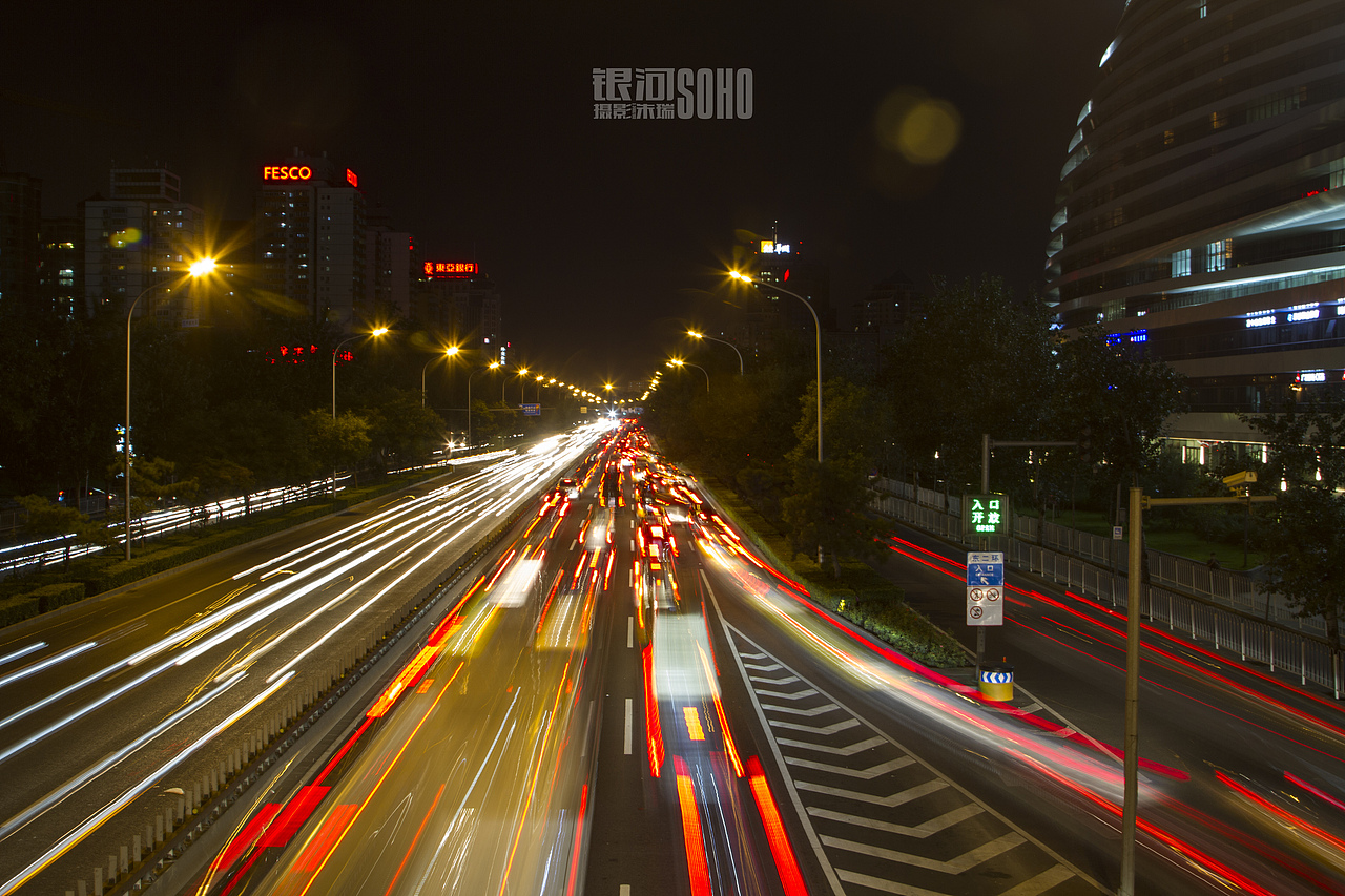 银河SOHO夜景（图ZMTkwNDMyOTY=） - 环境/建筑摄影 - 站酷设计师浟湙Youyi原创素材 - 站酷ZCOOL