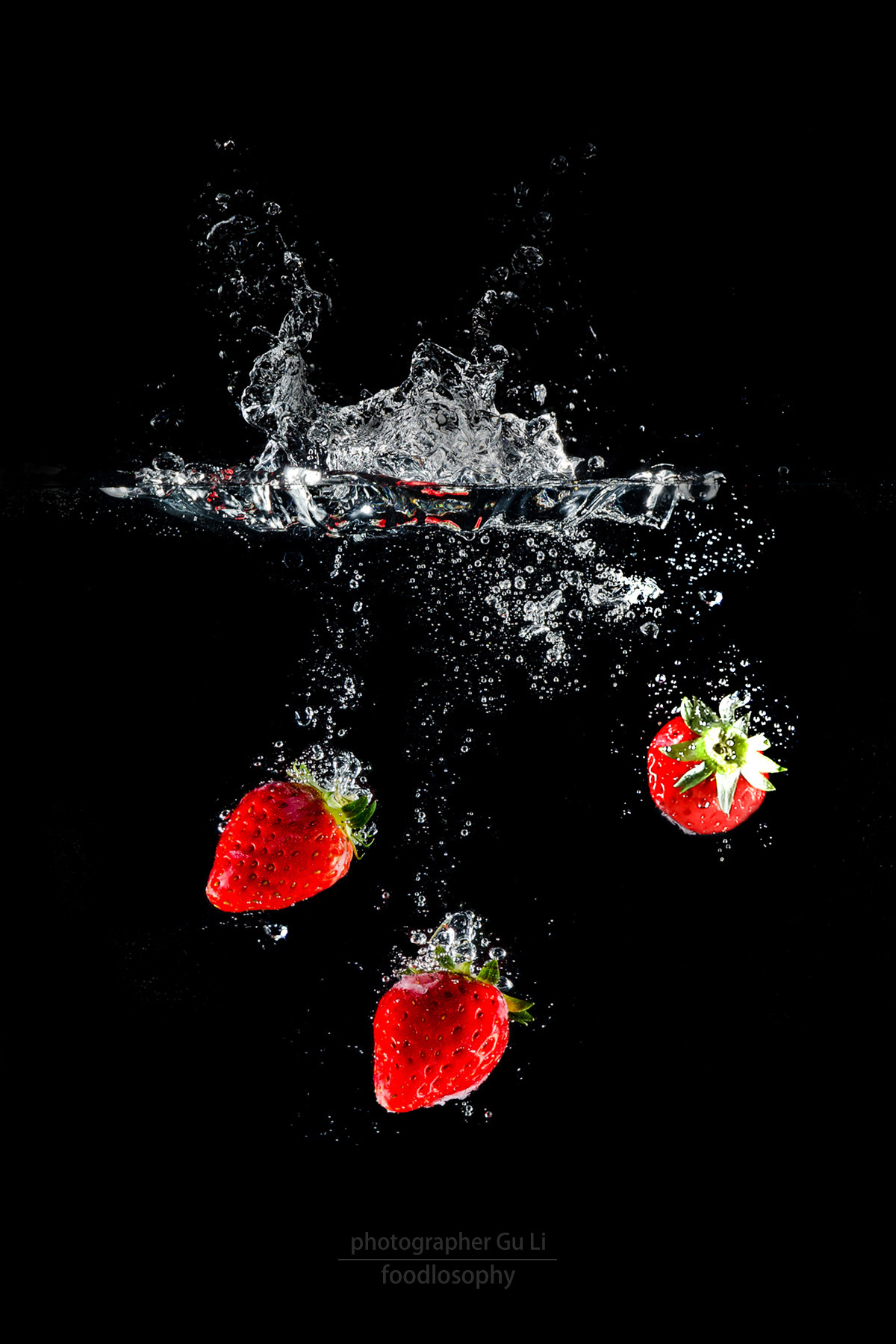 一组黑色背景的美食创作拍摄