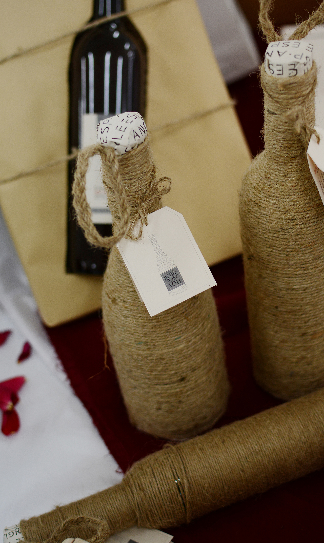 大学期间的渣作-伊莎庞格红酒包装设计（图ZNDMzOTYyNDA=） - 包装 - 站酷设计师Youngnew原创素材 - 站酷ZCOOL