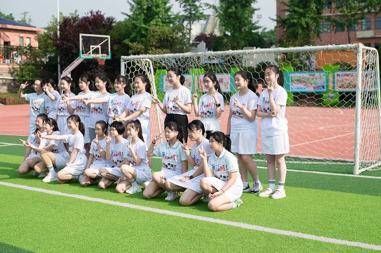 毕业季（图ZMzQxMTYwNDUy） - 人像摄影 - 站酷设计师Z564201325原创素材 - 站酷ZCOOL