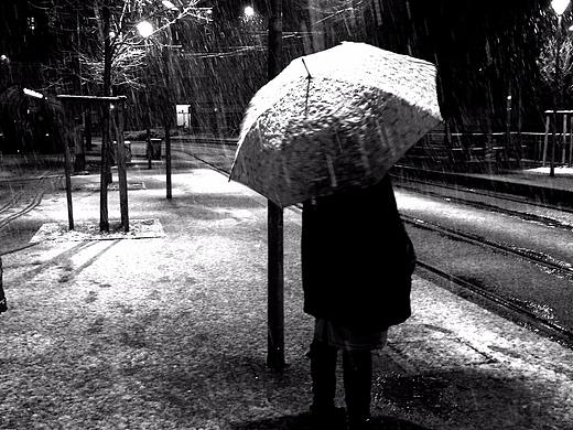 冬日月，夜和雪（個(gè)人主頁-ZMjU2NjMyMTI=） - 其他攝影 - 站酷設(shè)計(jì)師澈徹瞮撤原創(chuàng)素材 - 站酷ZCOOL