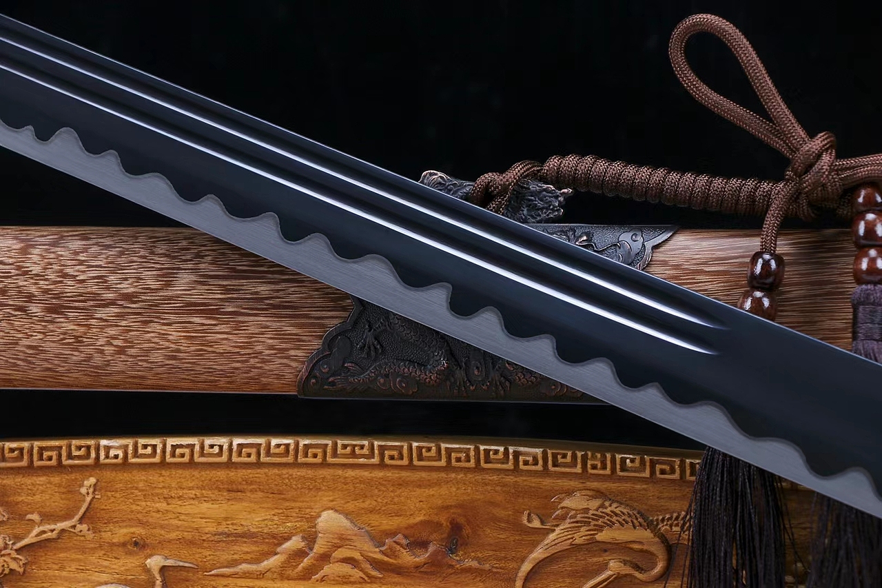 名刀萨日朗极限锰钢版华强在手天下游走