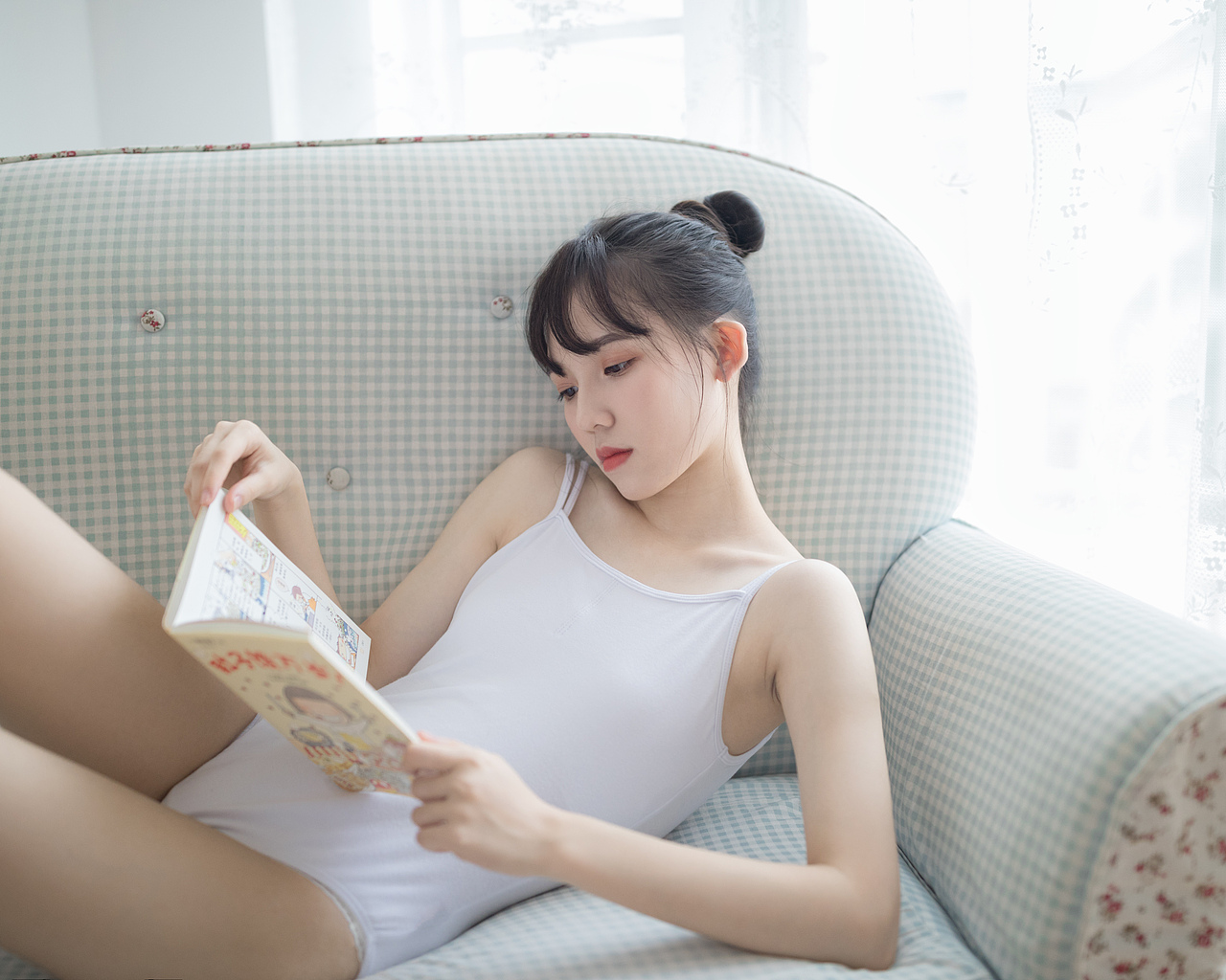 风温柔的侵袭（图ZMTMxNjA4MzMy） - 人像摄影 - 站酷设计师何依穗原创素材 - 站酷ZCOOL