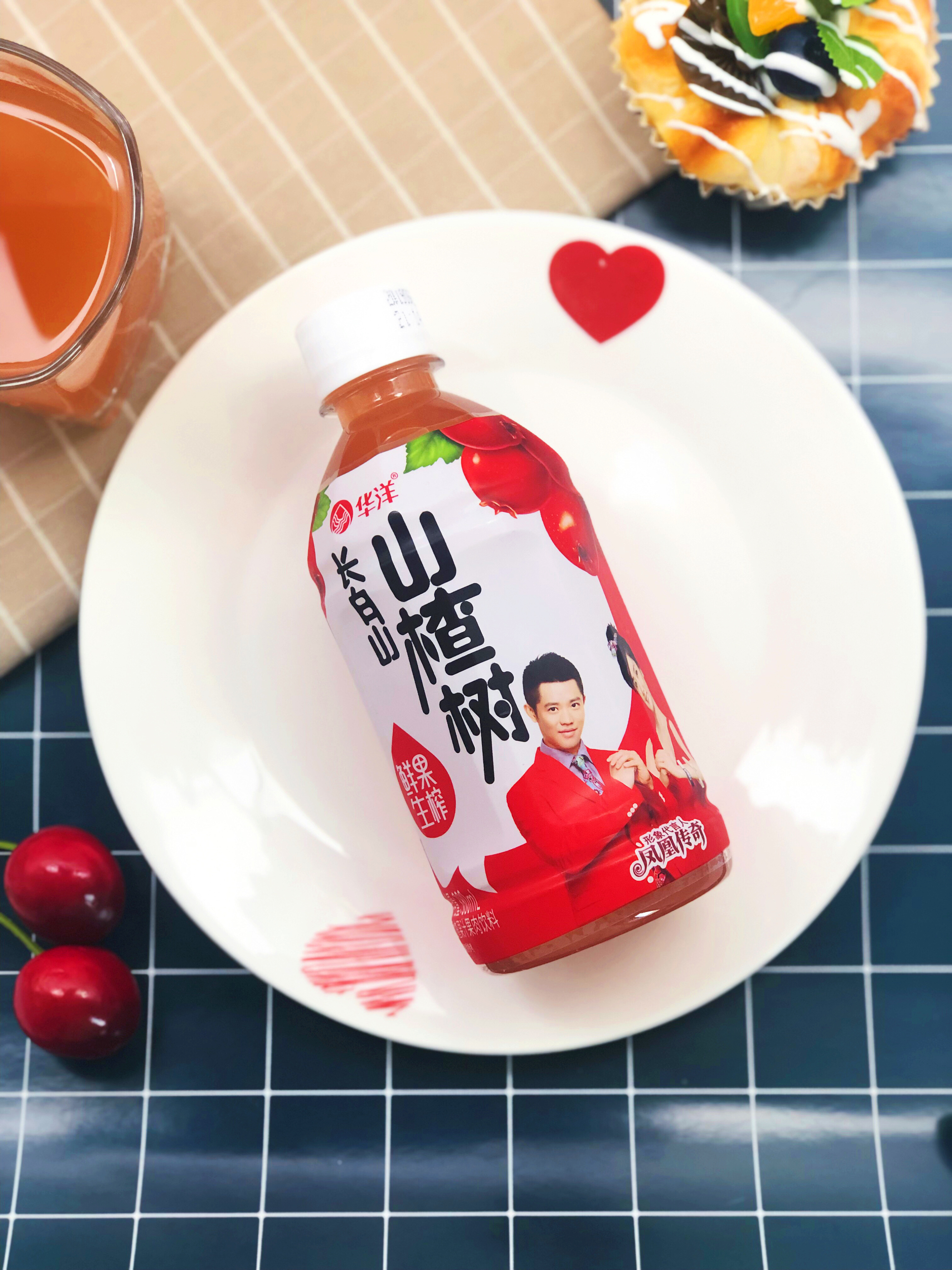 华洋山楂汁饮料实物拍照