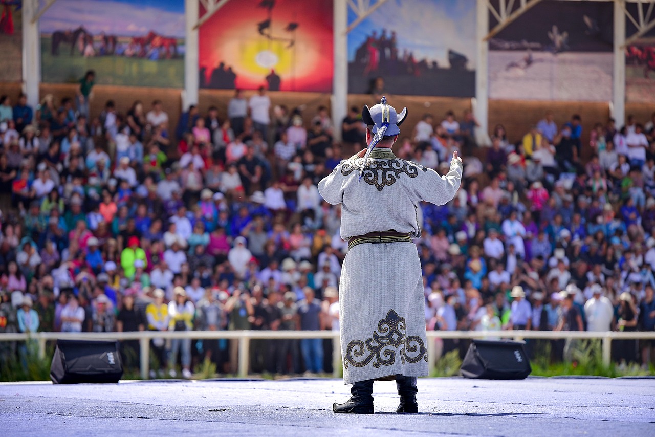 热情奔放的蒙古族庆祝2019中国草原蒙古马文化节