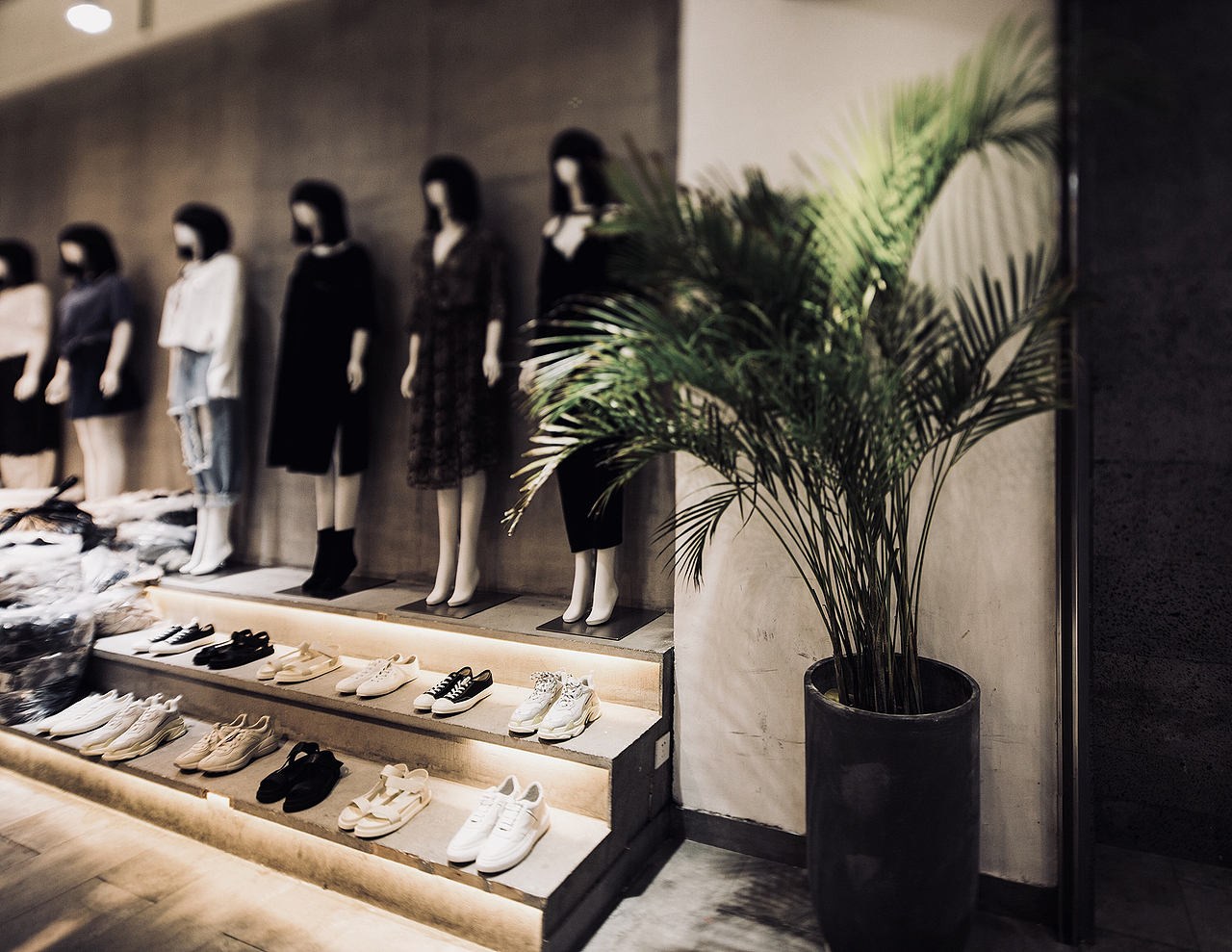ins风服装店拍摄 | 店面形象摄影 ✖ 右影视觉