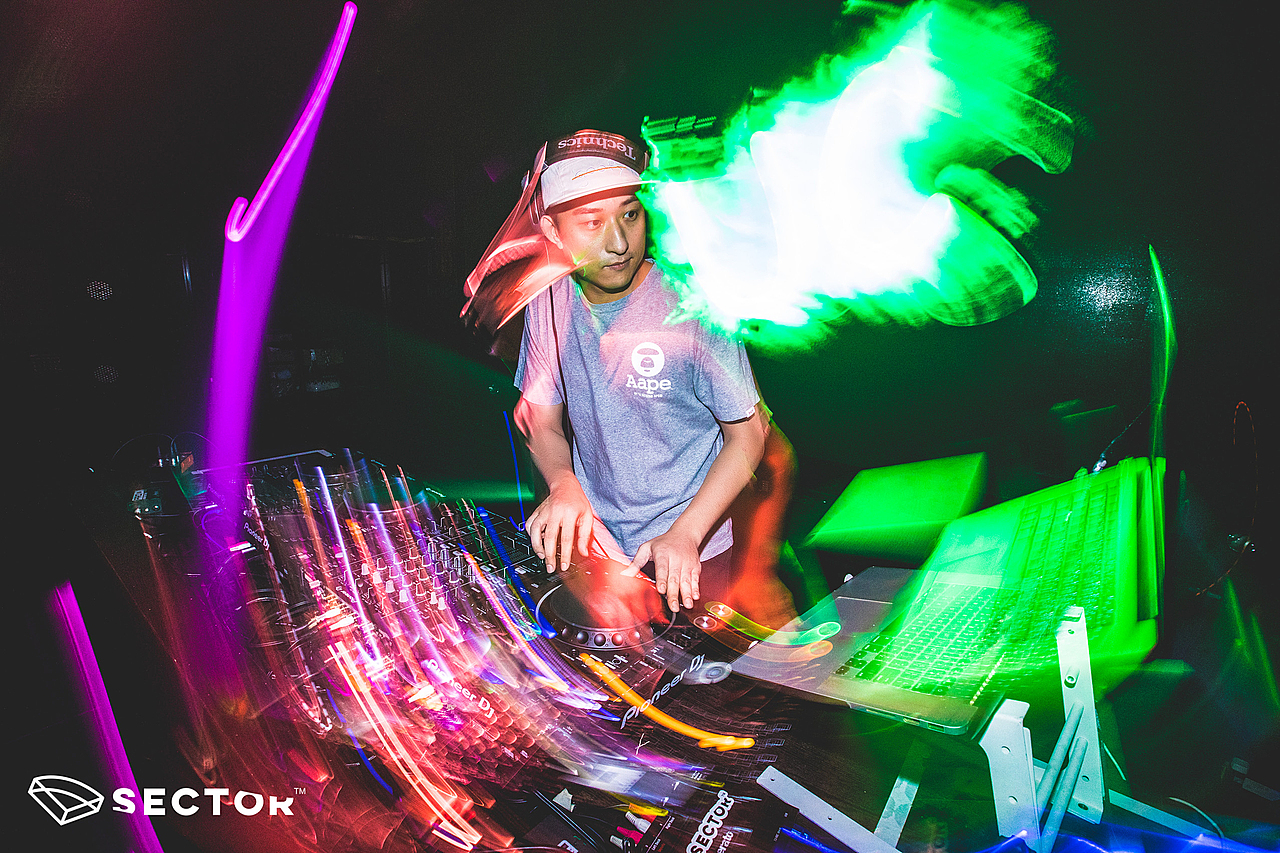 【小炒肉】SECTOR