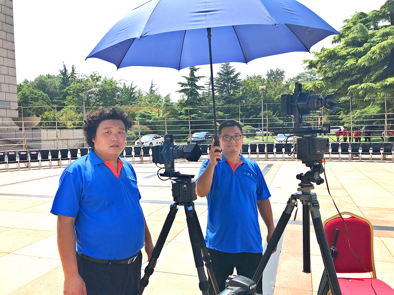 在济南拍摄集体照,但是能够坚持高清品质的并不多