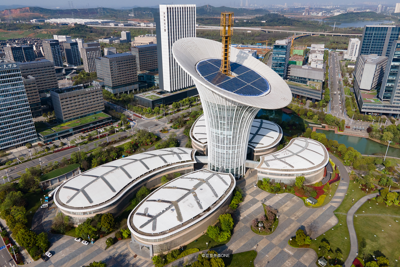 武汉新能源研究院-马蹄莲盛开|摄影|环境/建筑摄影|摄影豆豆先森one