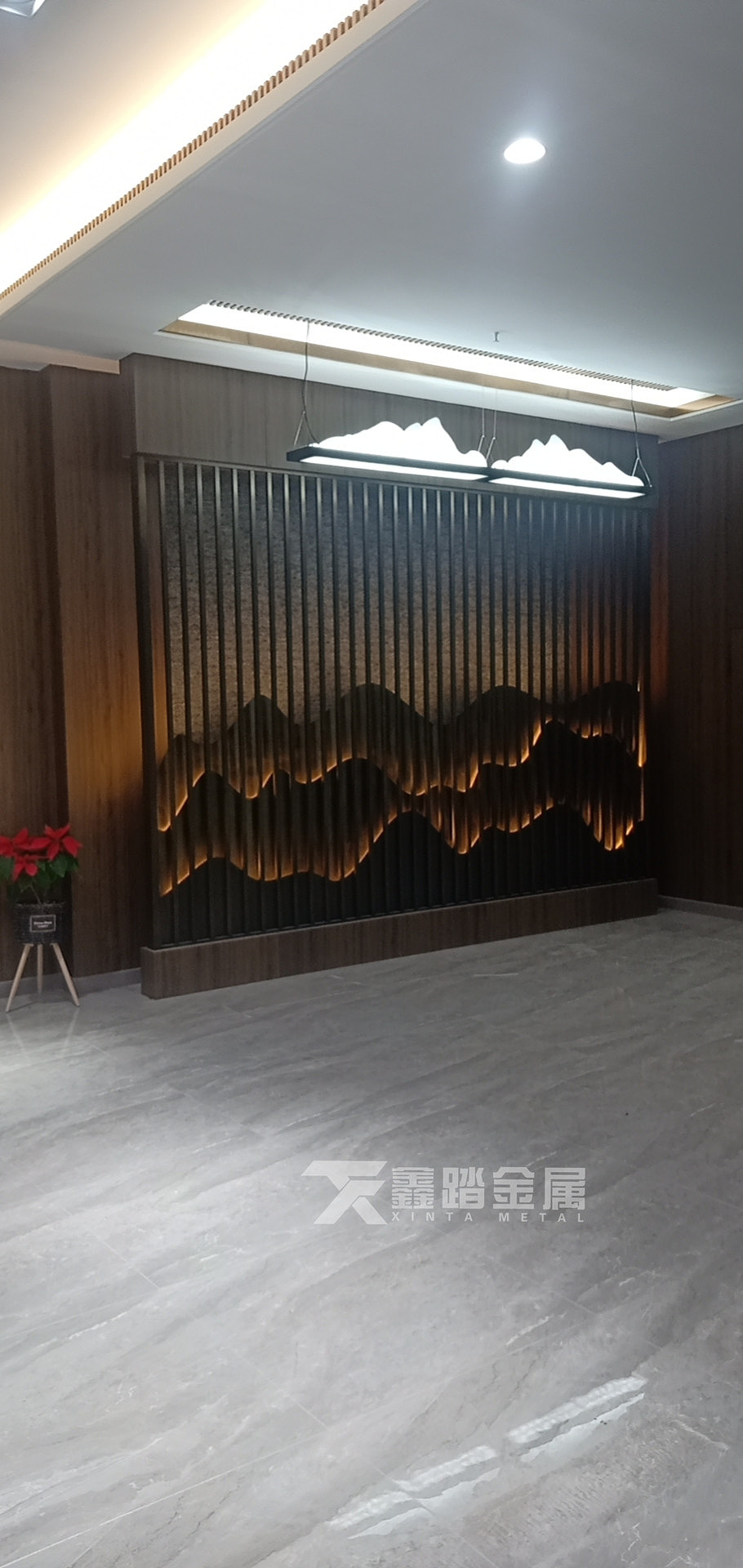 户外景墙发光山峦造型不锈钢格栅 中式不锈钢山形屏风