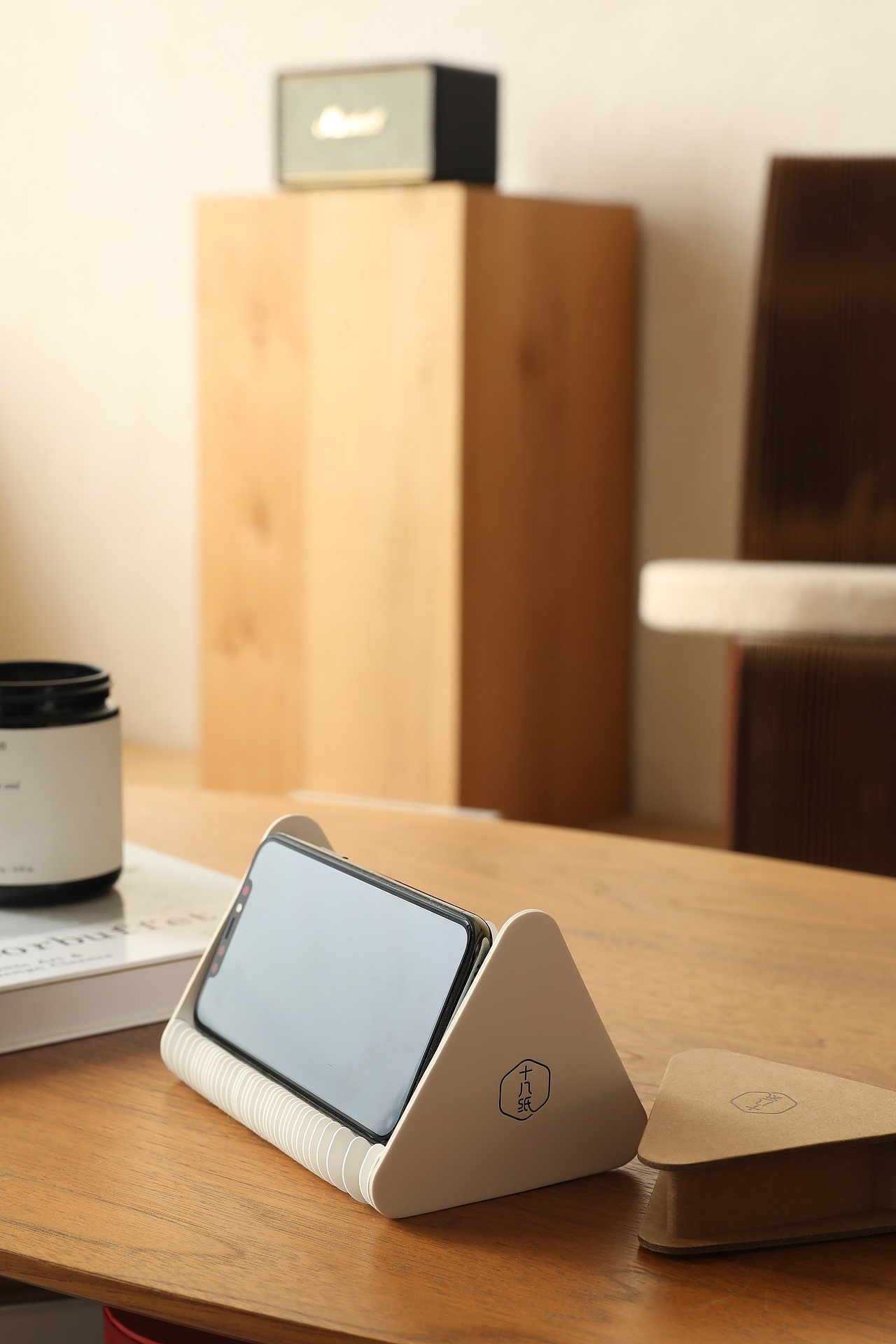 十八纸——胶囊手机支架（图ZMjYyNzg4Mzky） - 生活用品 - 站酷设计师十八纸风琴纸家具原创素材 - 站酷ZCOOL