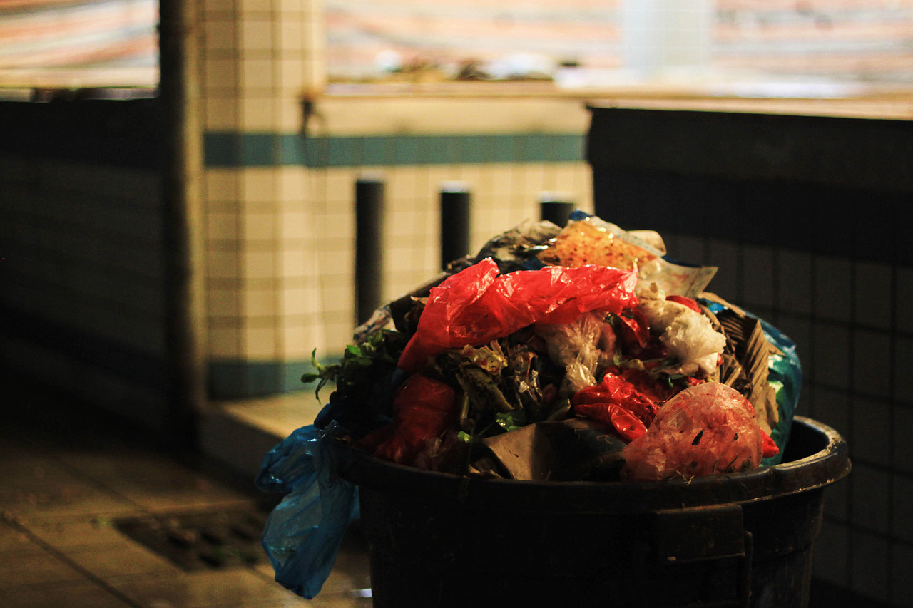 小婉街拍,夜游症