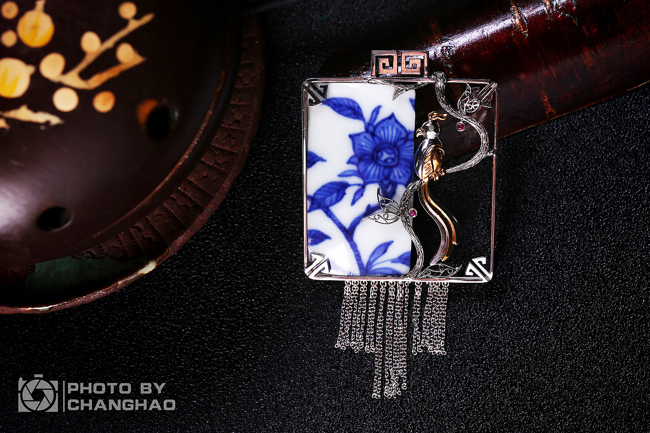 一组青花瓷首饰