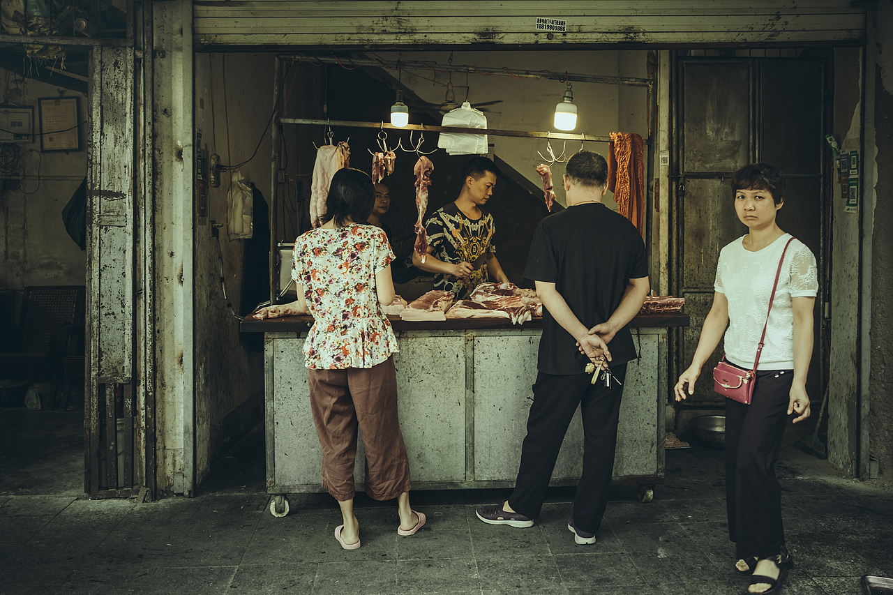 行走于市井（图ZMjM4ODAxNDg4） - 人文/纪实摄影 - 站酷设计师老炮叔叔原创素材 - 站酷ZCOOL