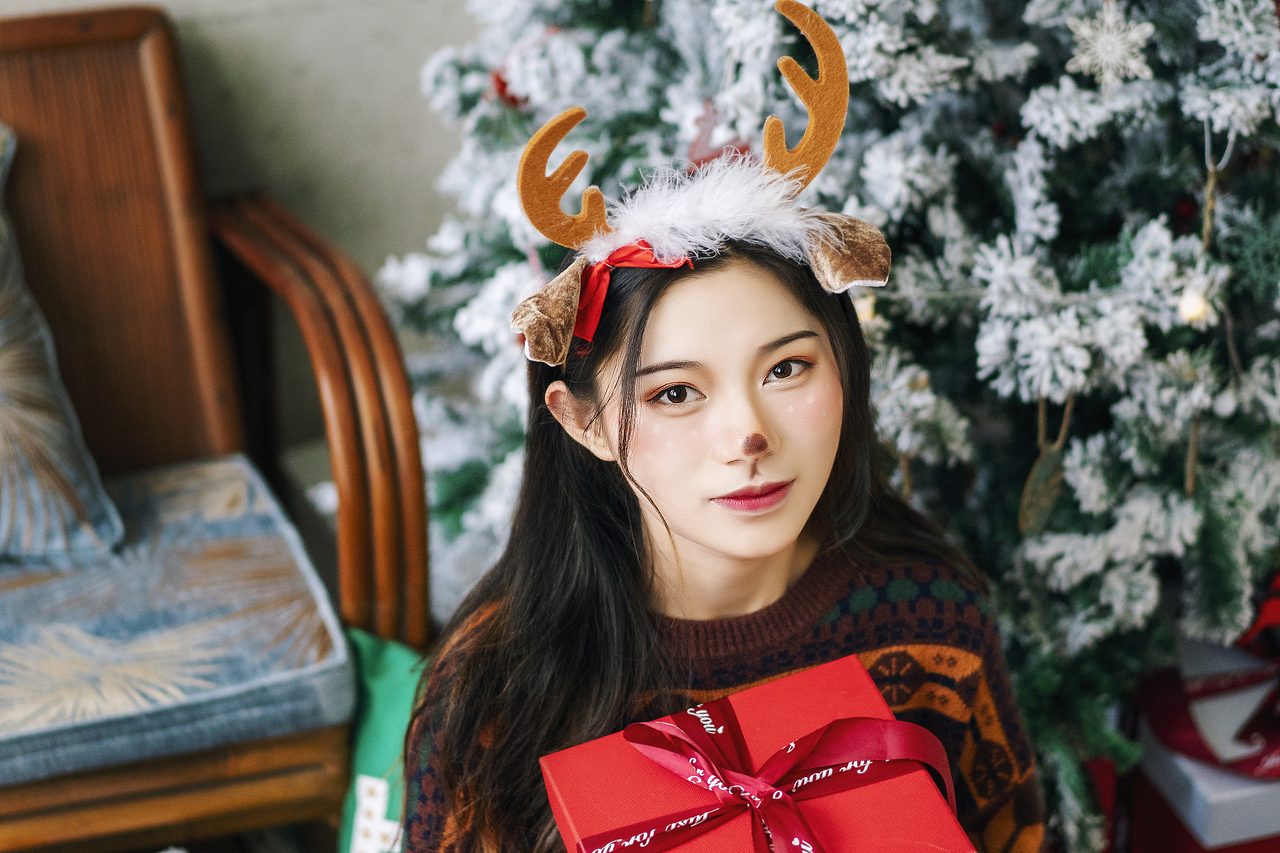 圣诞麋鹿少女