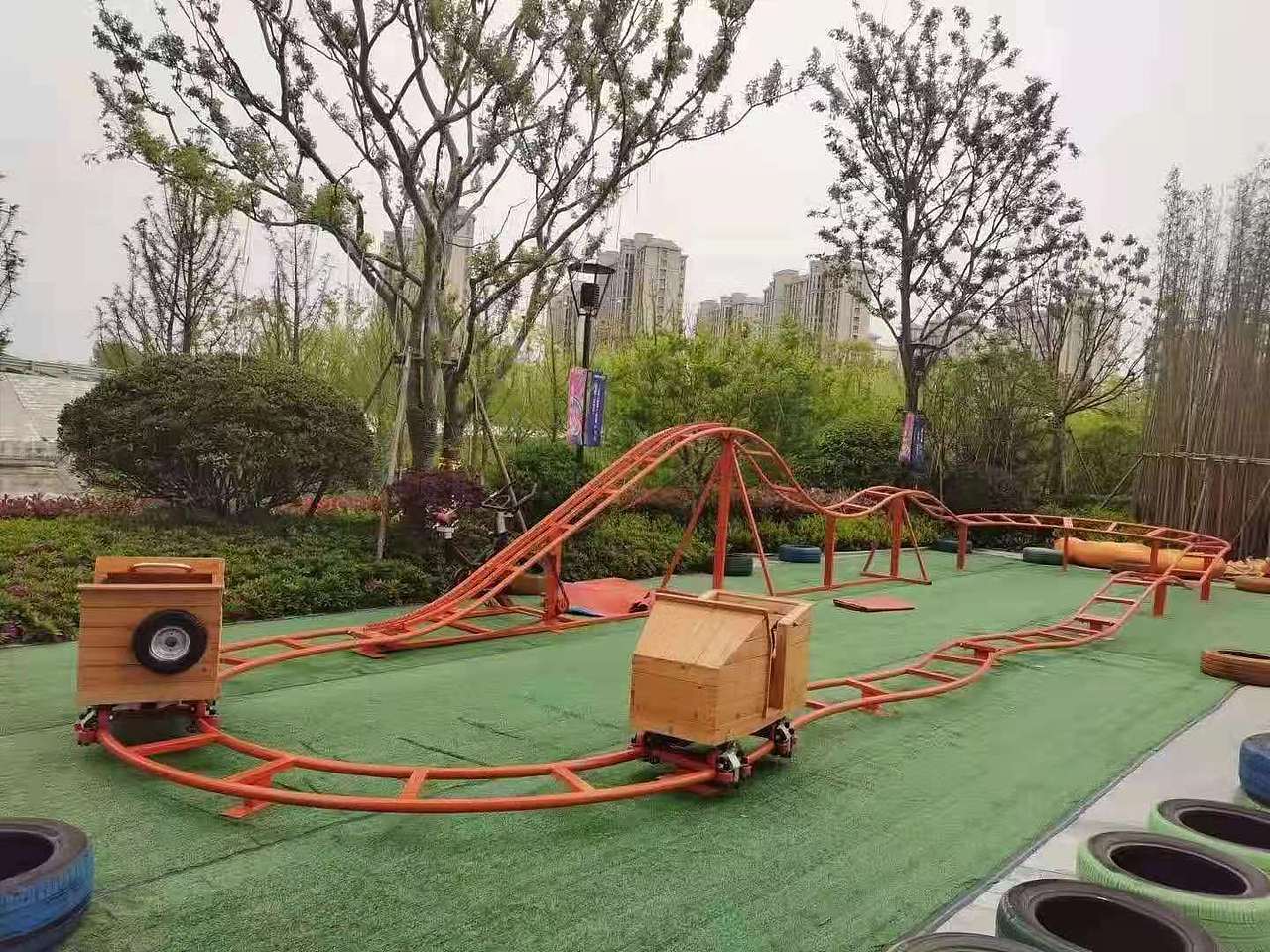 拼爹过山车坑爹过山车