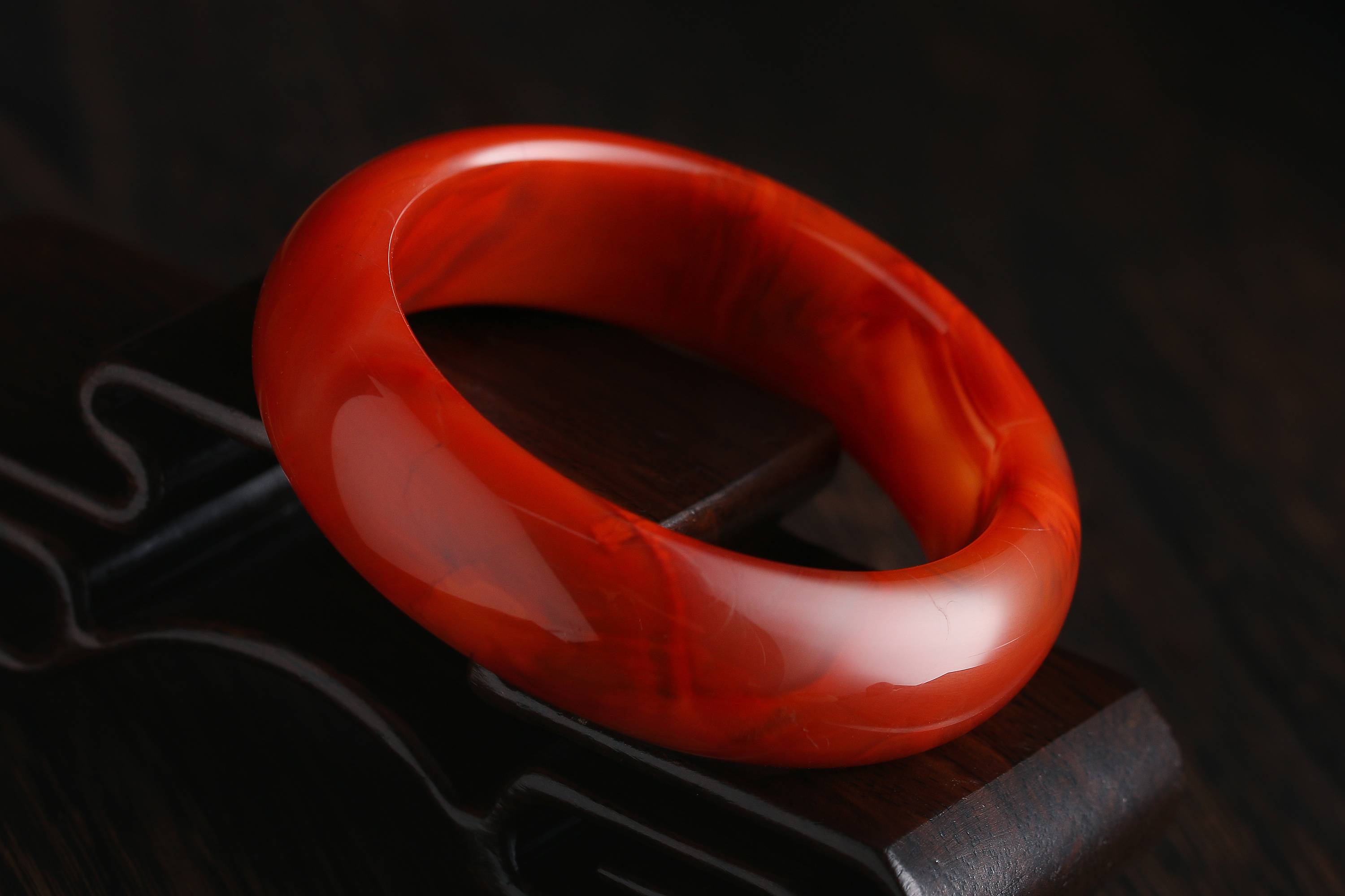 南红镯子(玉石类)