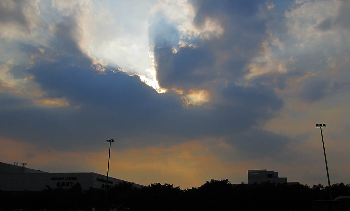 下班回家拍的东西~傻瓜相机+业余技术,高手路过多指教~