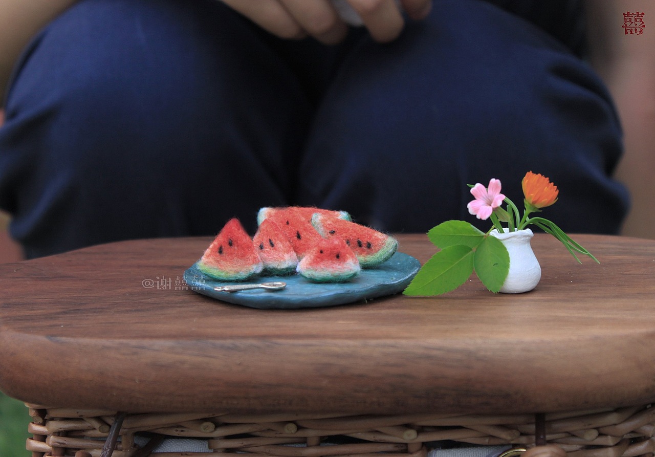 囍囍的羊毛毡 之 夏至西瓜（图ZODMwMjczODQ=） - 其他手工艺 - 站酷设计师谢囍囍原创素材 - 站酷ZCOOL