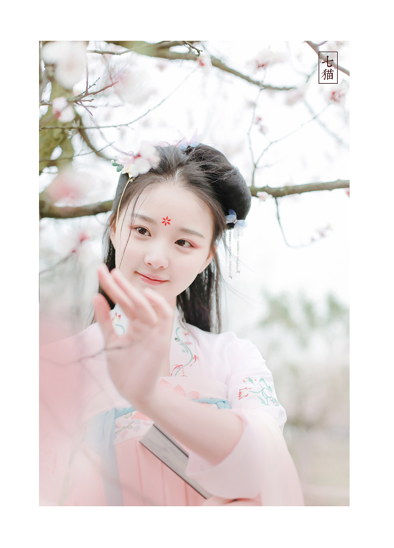 如玉（图ZNzQ1NDE2OTY=） - 人像摄影 - 站酷设计师七只花猫原创素材 - 站酷ZCOOL
