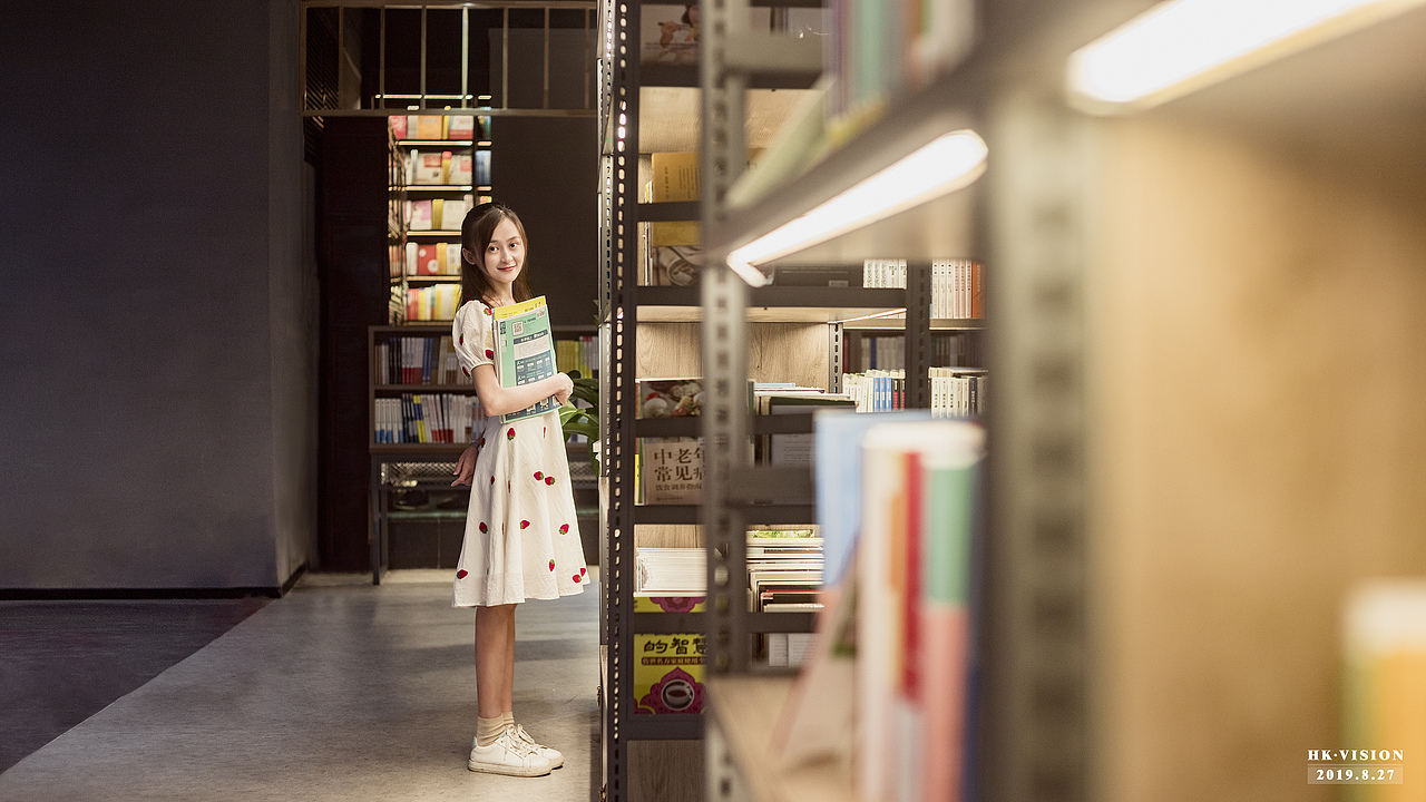 草莓图书馆（图ZMTczODg4MTY4） - 人像摄影 - 站酷设计师爱逃课的小二郎原创素材 - 站酷ZCOOL