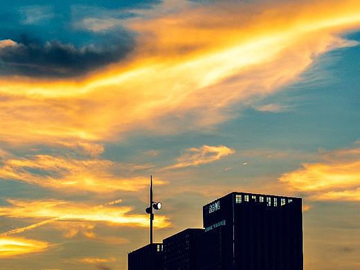 燃烧的天空