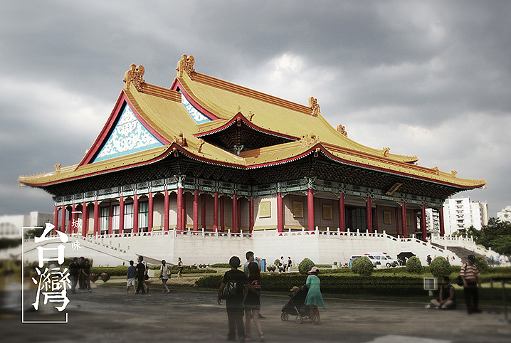 纪念堂右手边的建筑,很有明清建筑的神韵。